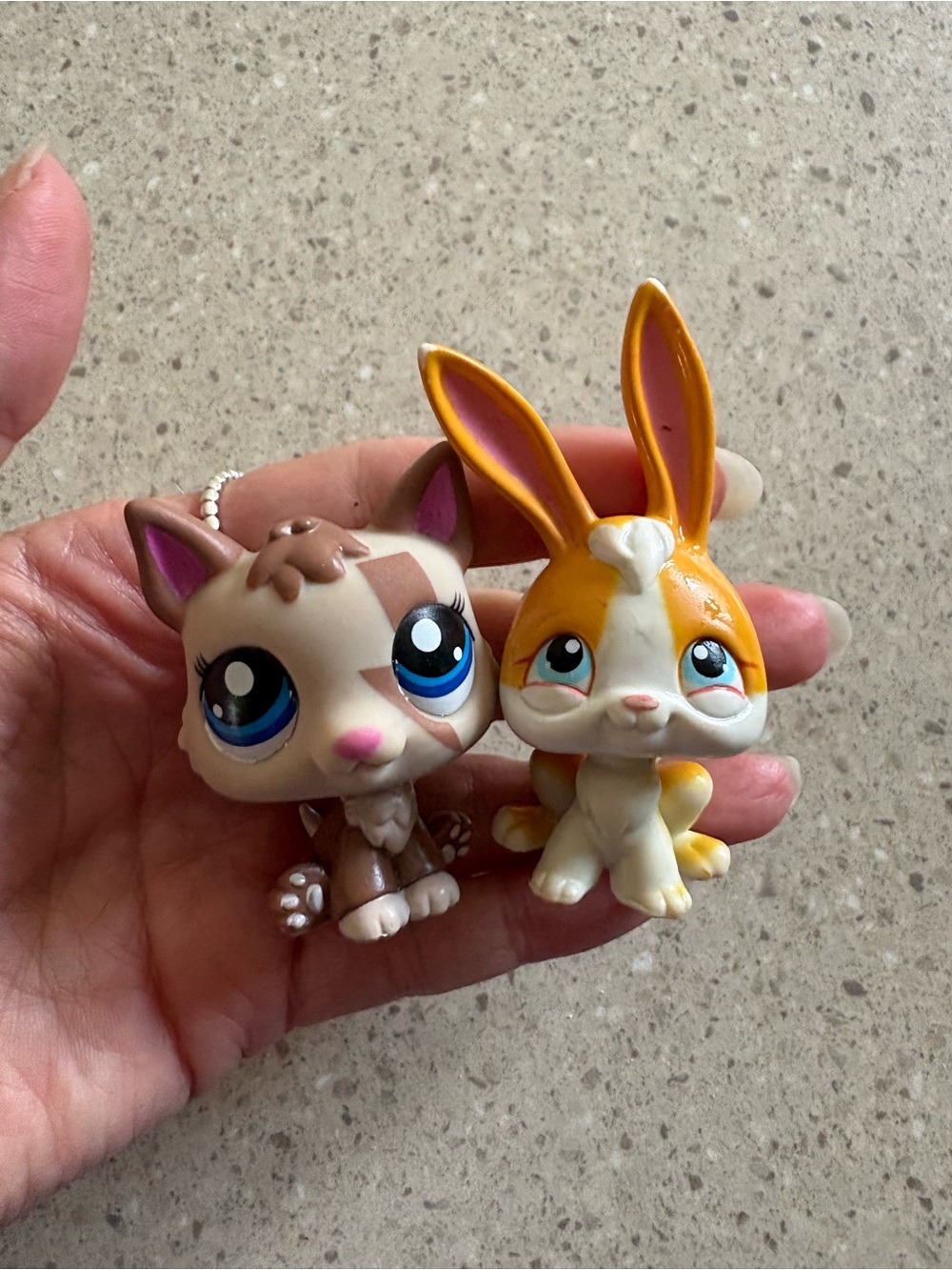 Littlest Pet Shop Brown Cat & Yellow-Orange Bunny Figurines
